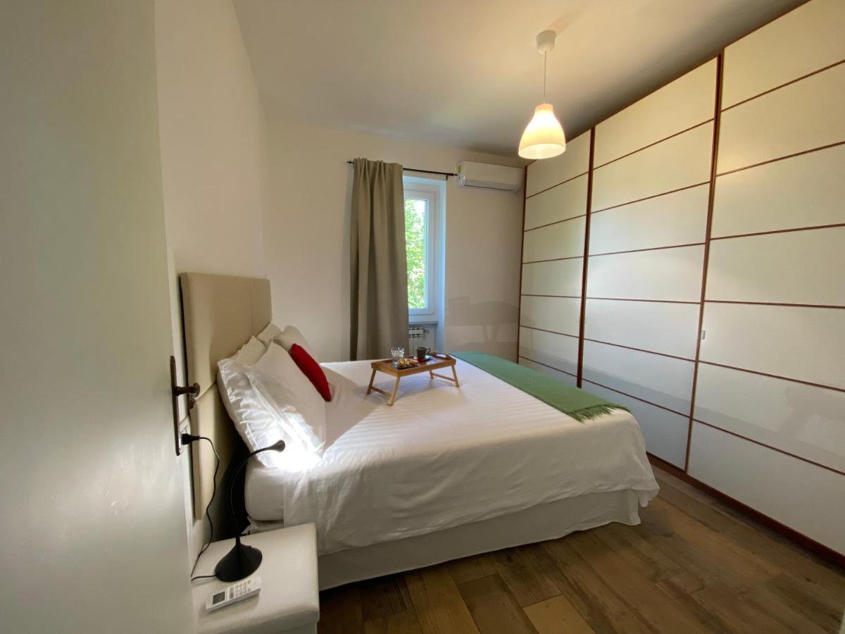 Casa Carolina: King Size Bed Across From Golden Beach Desenzano del Garda Extérieur photo